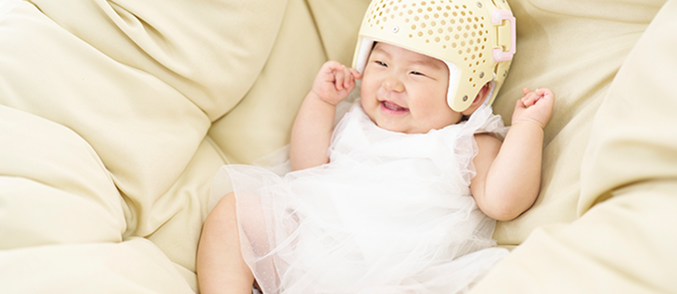 CocoBandを装着した赤ちゃん